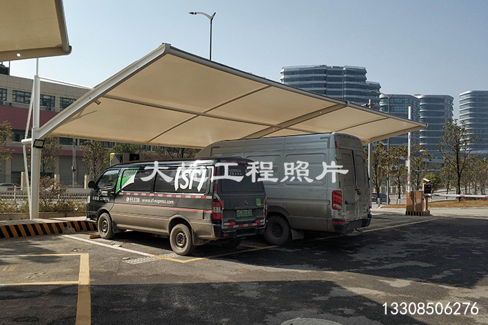 信陽九瑞花園充電站車棚順利竣工