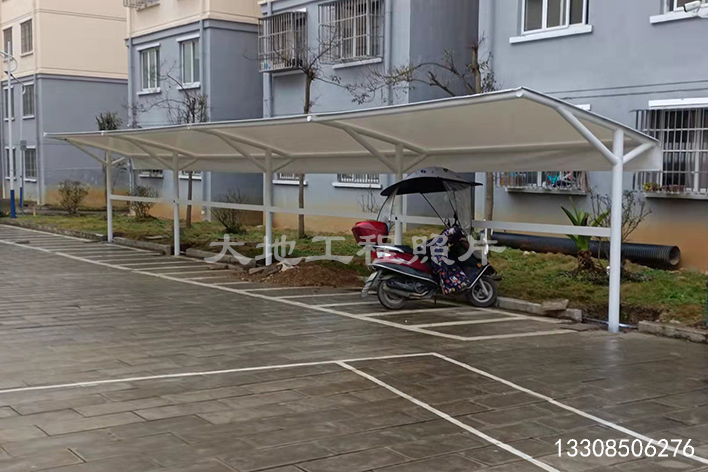 2024年8月15日，貴州榕江六合人家電瓶車充電車棚順利竣工