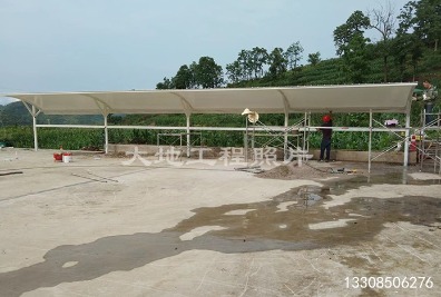 貴州省關(guān)嶺縣扒子電動車充電車棚順利竣工